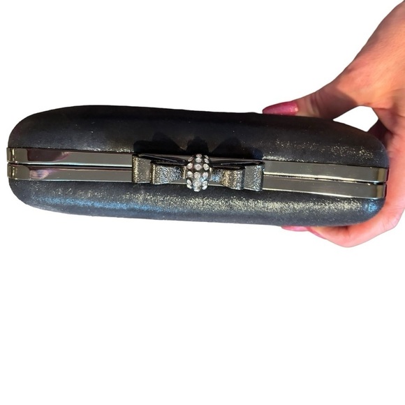 Versona Black Hard Clutch with Bow and Jewel Accents - Picture 5 of 6